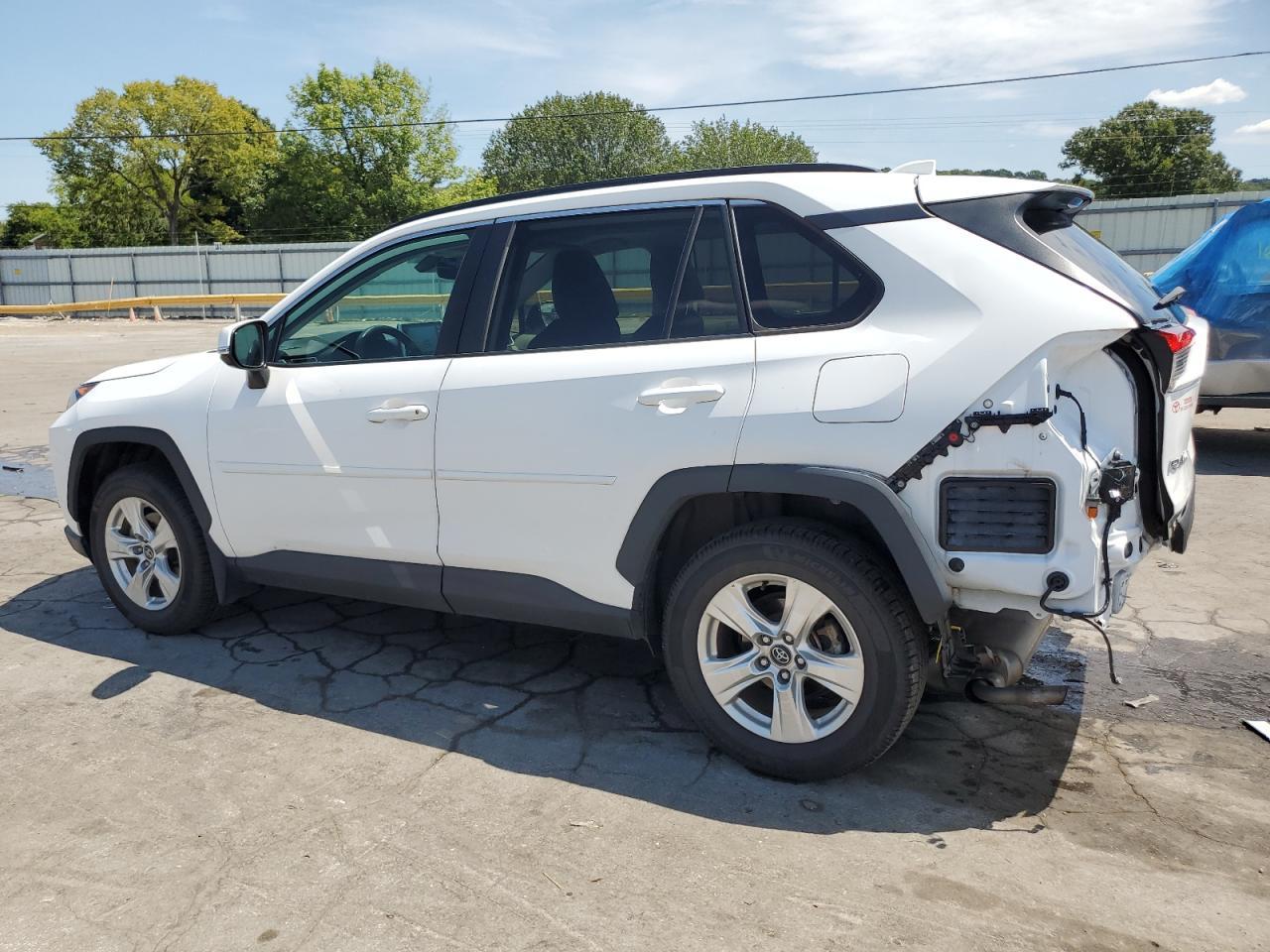 2020 TOYOTA RAV4 XLE - Фото 2