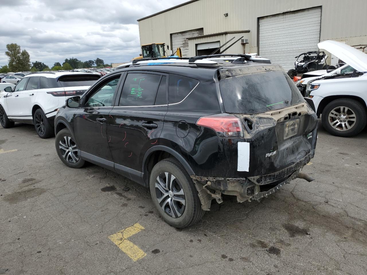2016 TOYOTA RAV4 LE - Фото 2