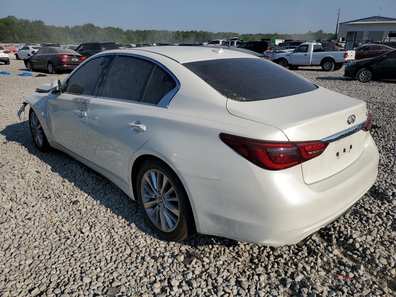 2018 INFINITI Q50 LUXE - Image 2