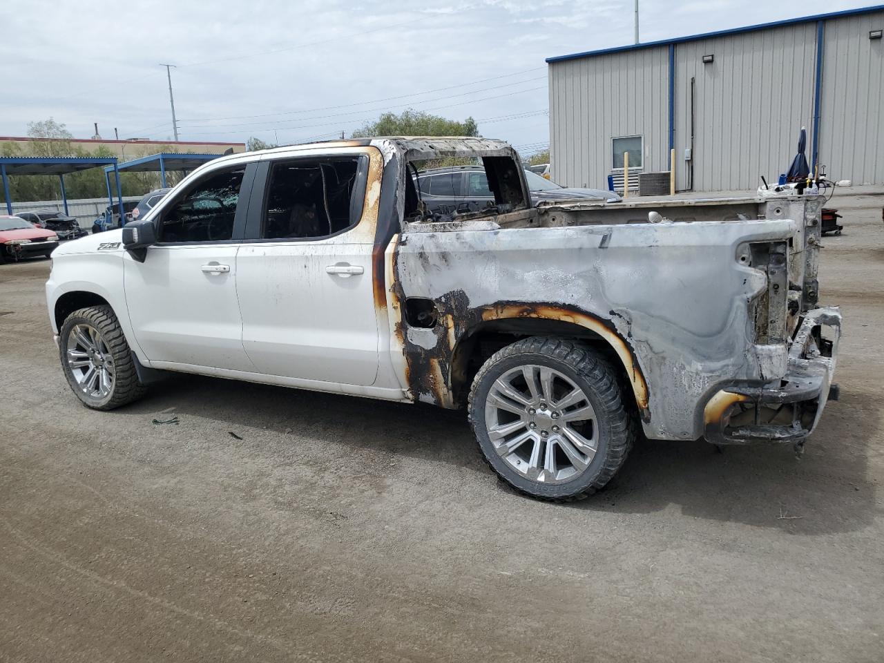 2019 CHEVROLET SILVERADO - Фото 2