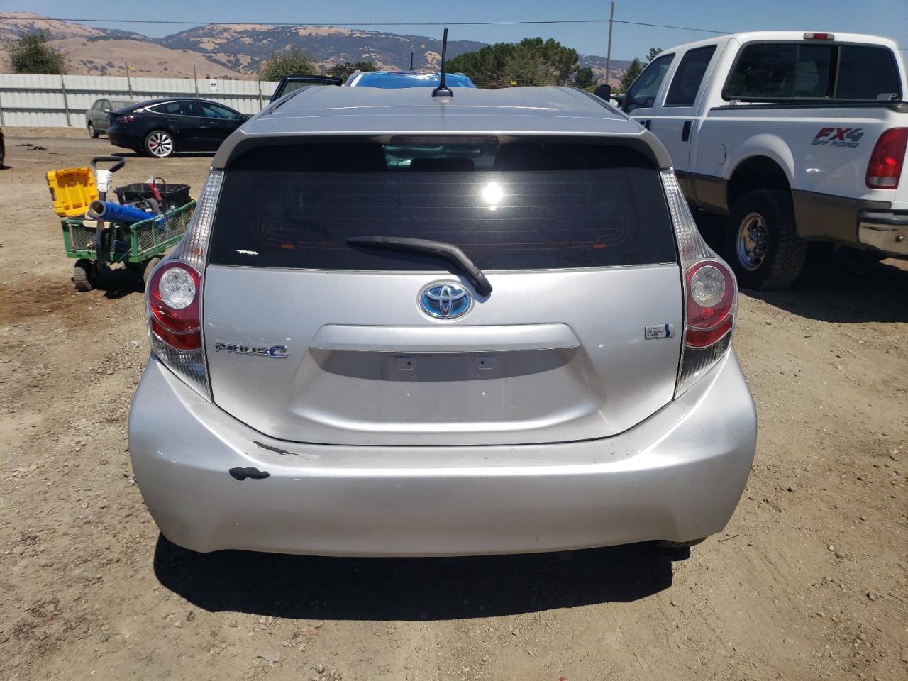 2013 TOYOTA PRIUS C - Фото 6