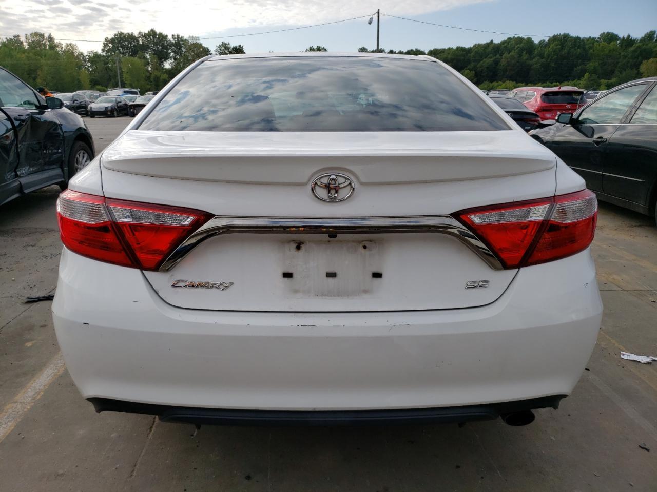 2016 TOYOTA CAMRY LE - Image 6