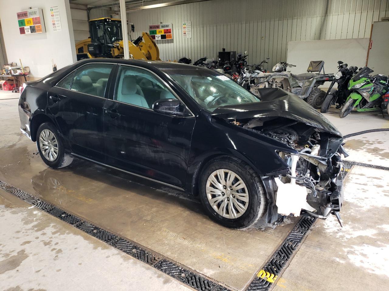 2013 TOYOTA CAMRY L - Фото 4