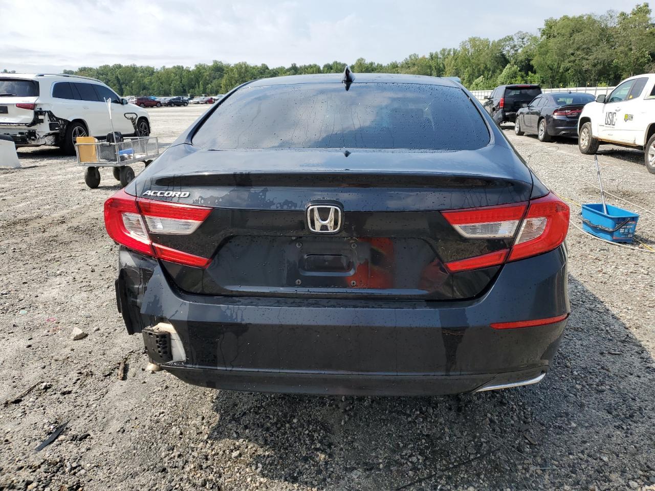 2018 HONDA ACCORD LX - Image 6