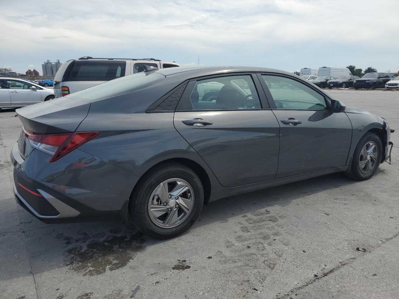 2024 HYUNDAI ELANTRA SE - Фото 3