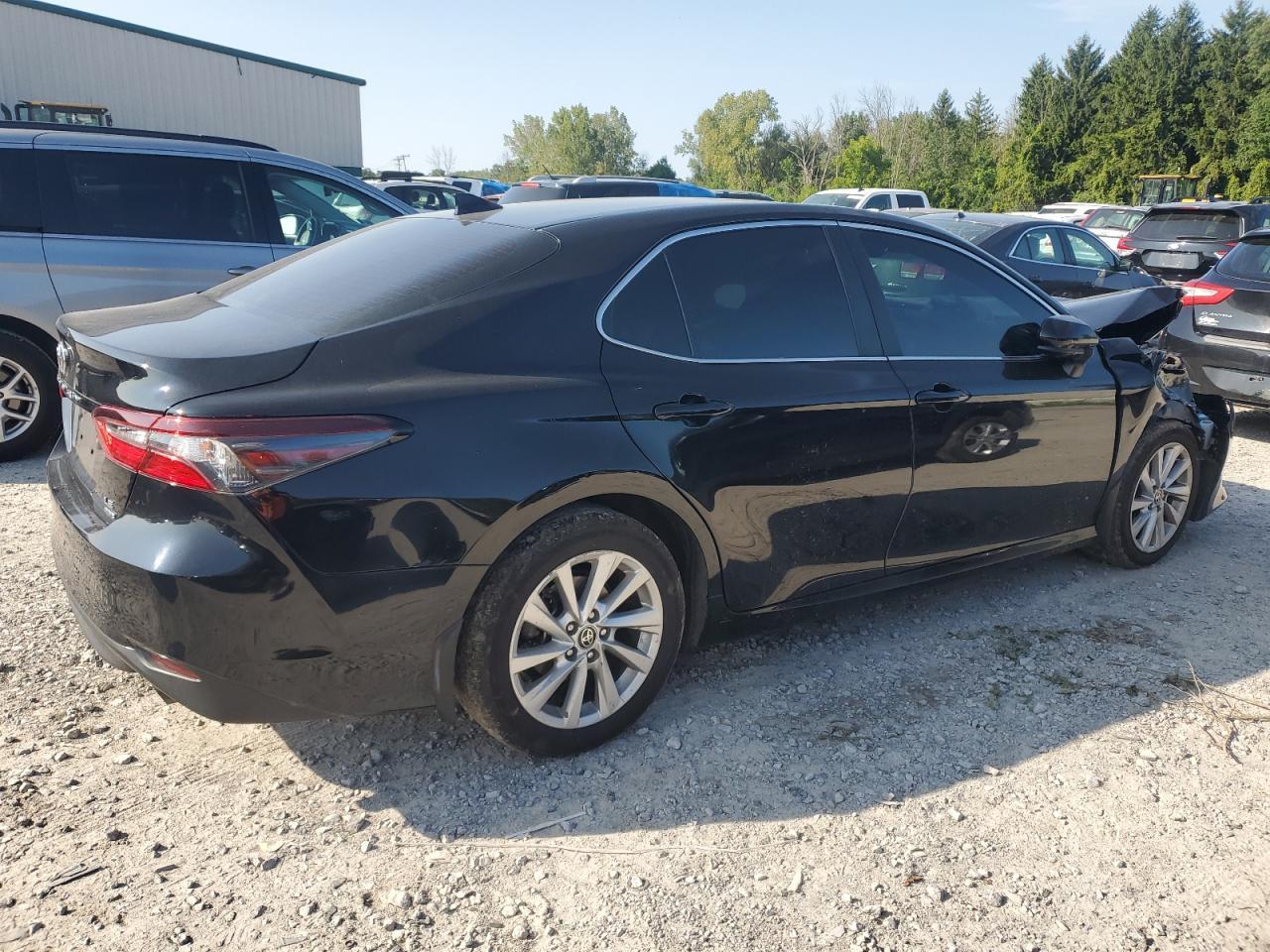 2023 TOYOTA CAMRY LE - Фото 3