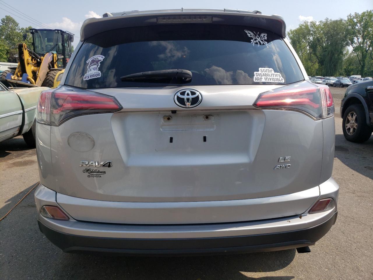 2018 TOYOTA RAV4 LE - Image 6