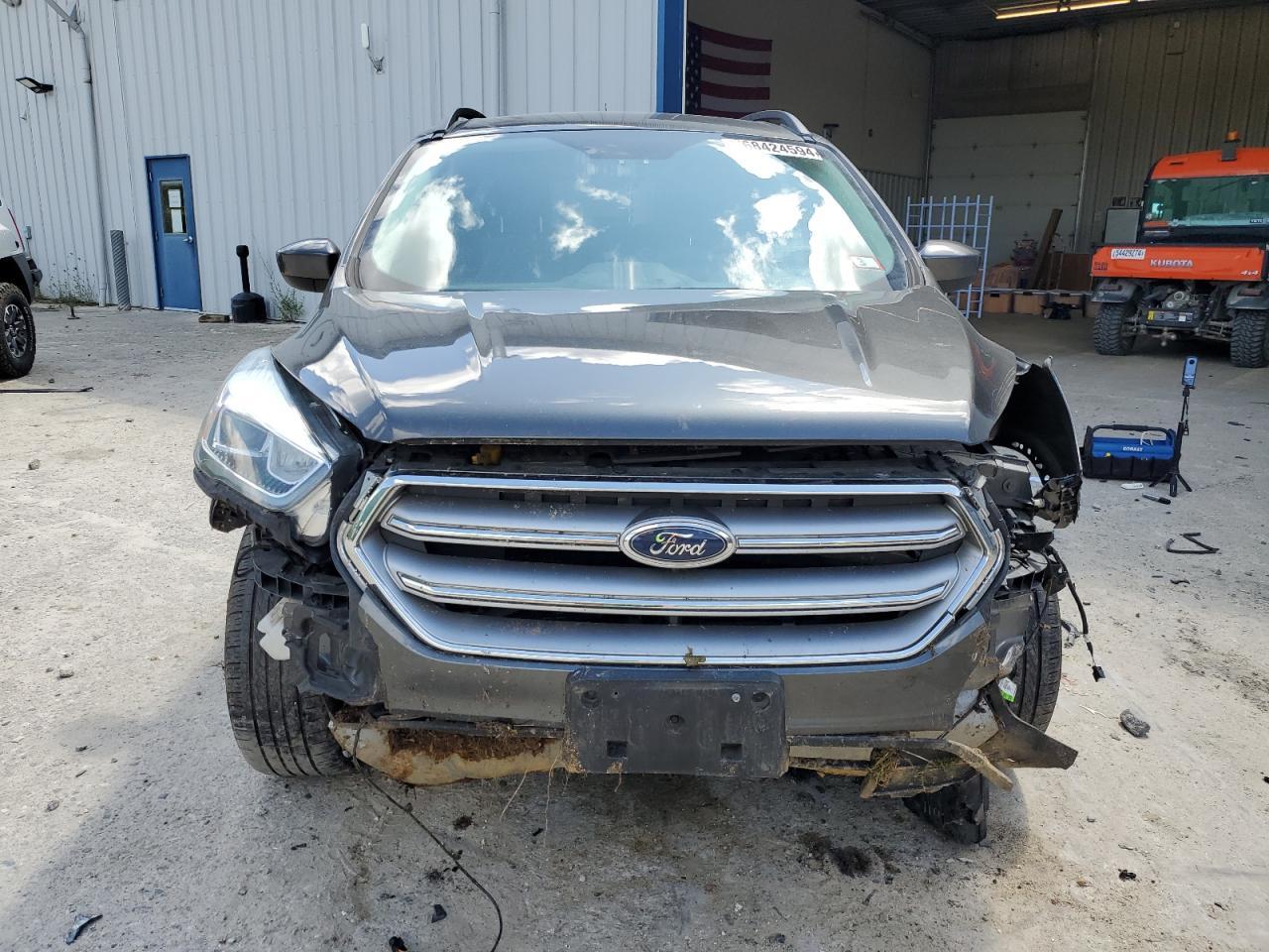 2017 FORD ESCAPE SE - Фото 5