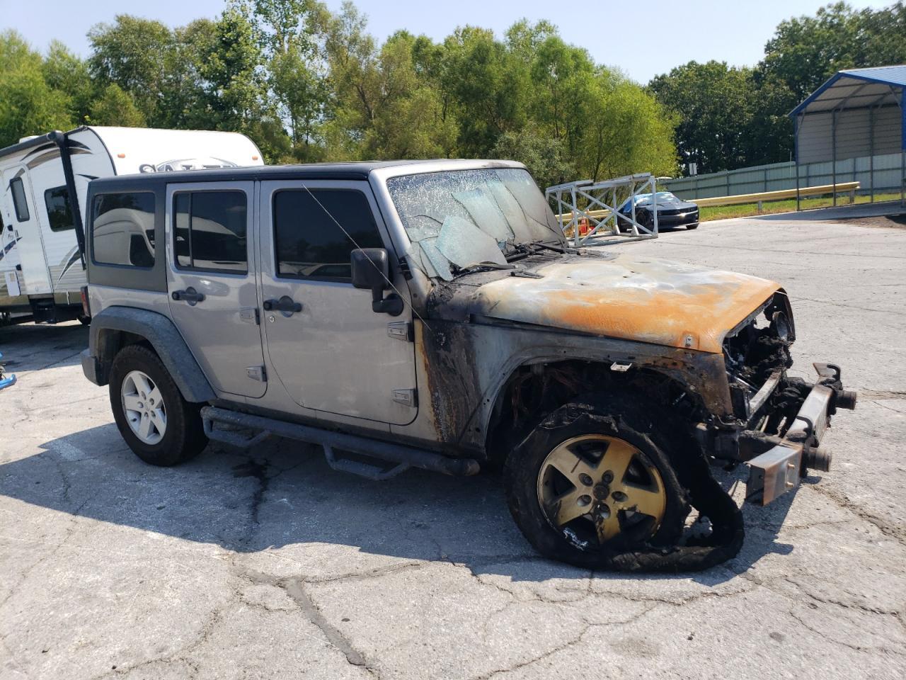 2017 JEEP WRANGLER U - Фото 4