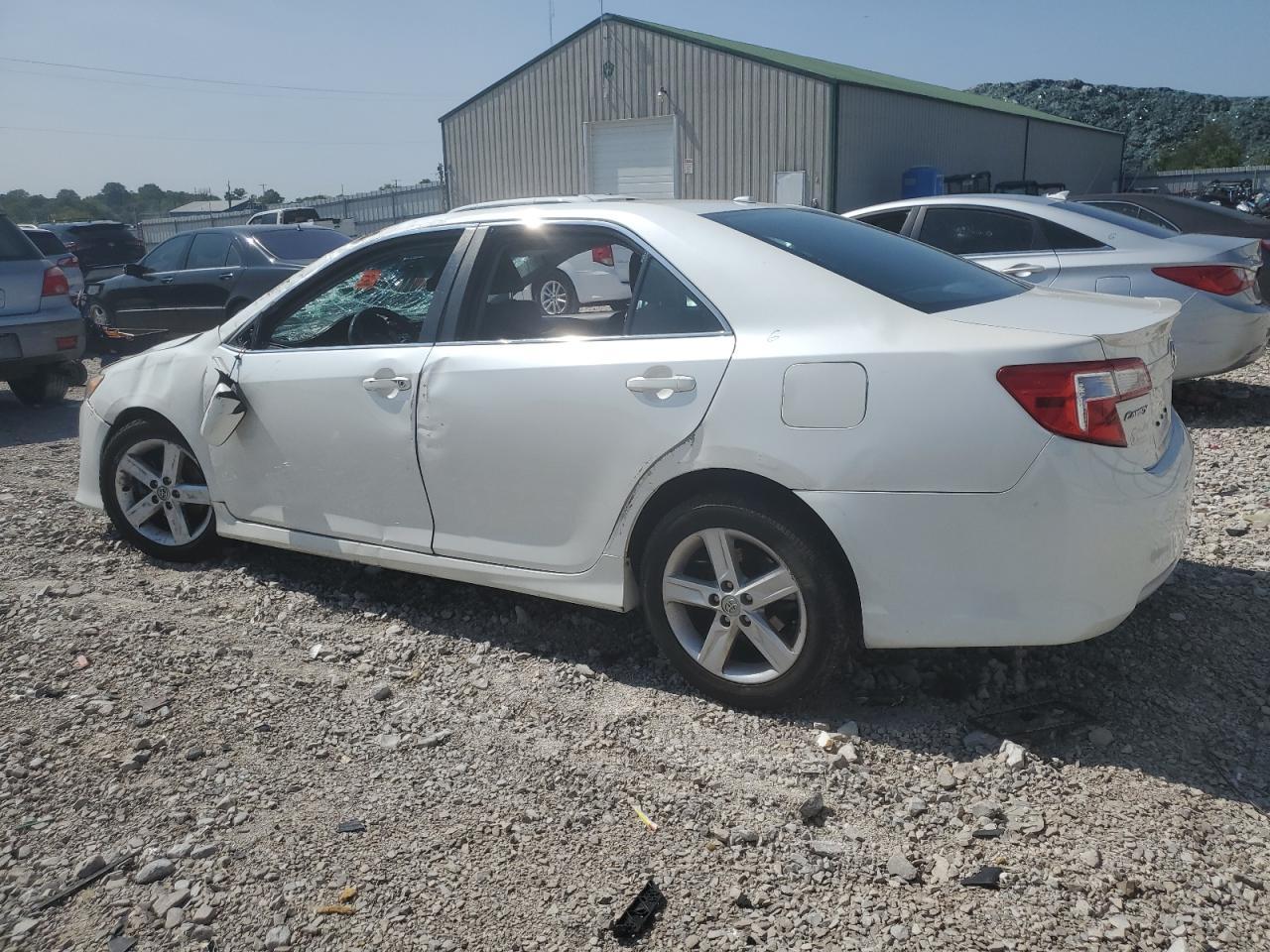 2014 TOYOTA CAMRY L - Image 2