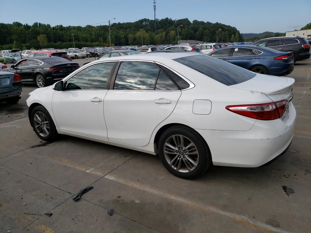 2016 TOYOTA CAMRY LE - Image 2