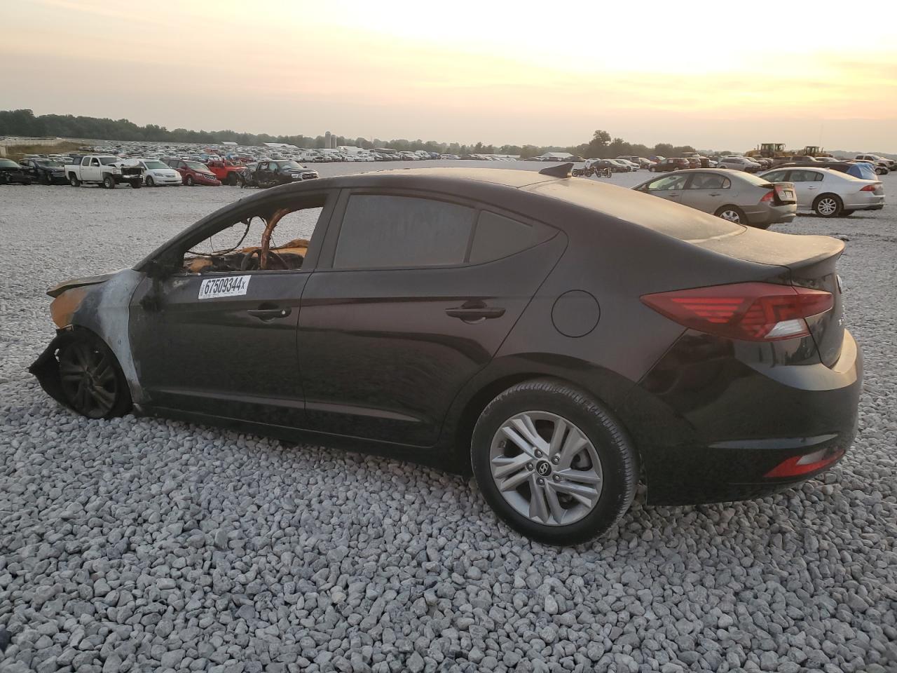 2019 HYUNDAI ELANTRA SE - Image 2