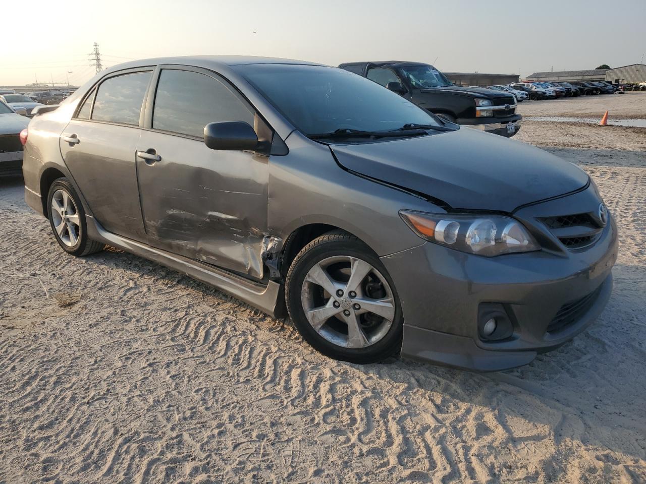 2013 TOYOTA COROLLA BA - Фото 4