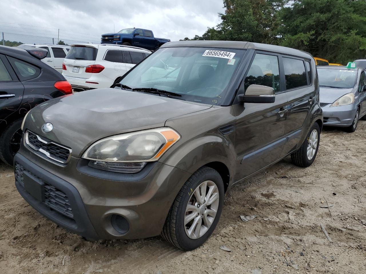 2013 KIA SOUL +
