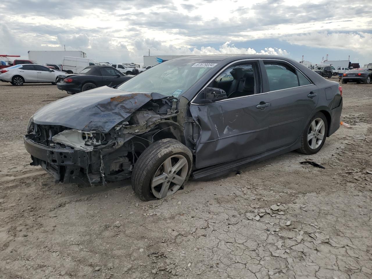2014 TOYOTA CAMRY L