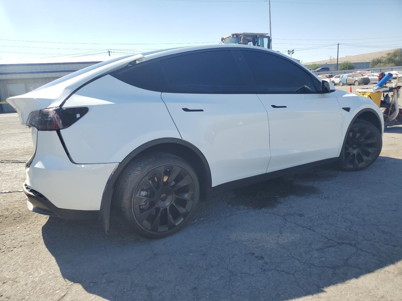 2023 TESLA MODEL Y - Фото 3