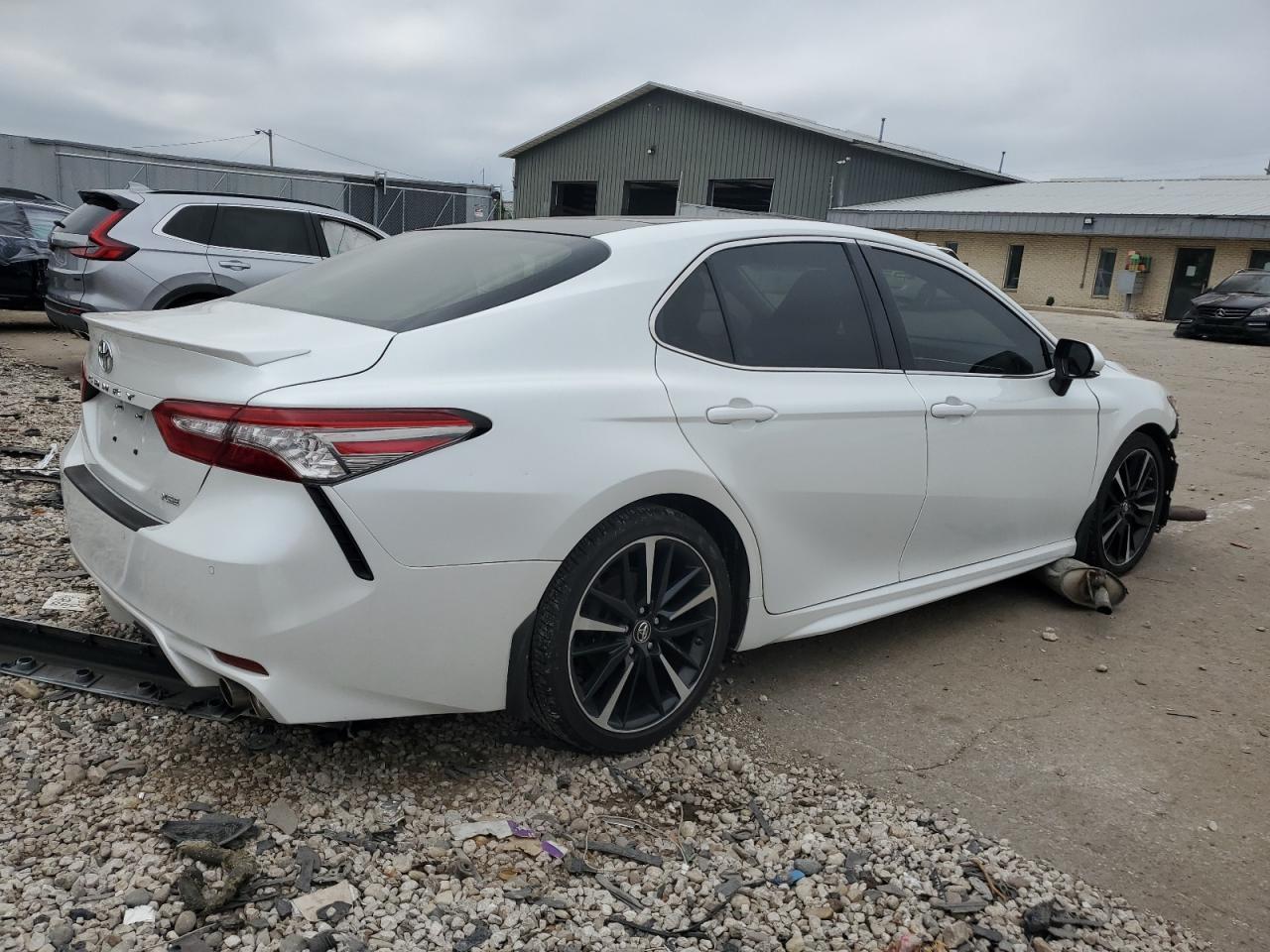 2018 TOYOTA CAMRY XSE - Фото 3