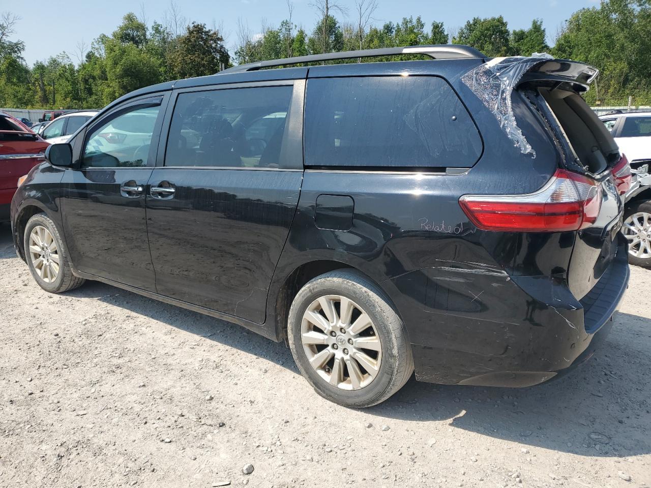 2015 TOYOTA SIENNA XLE - Фото 2