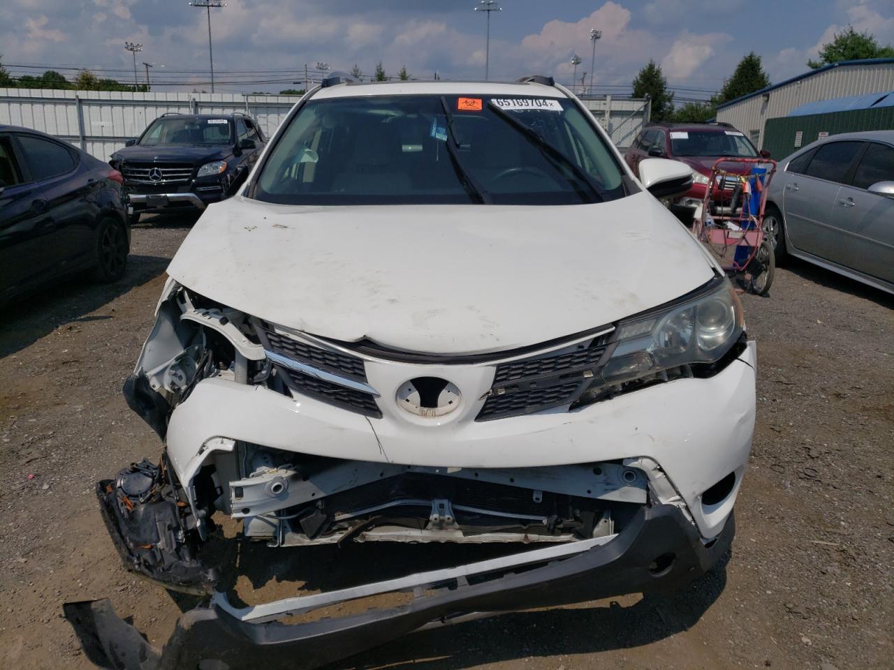 2015 TOYOTA RAV4 XLE - Image 5