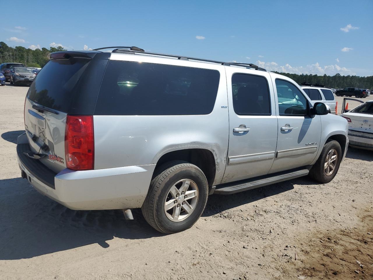 2012 GMC YUKON XL C - Image 3