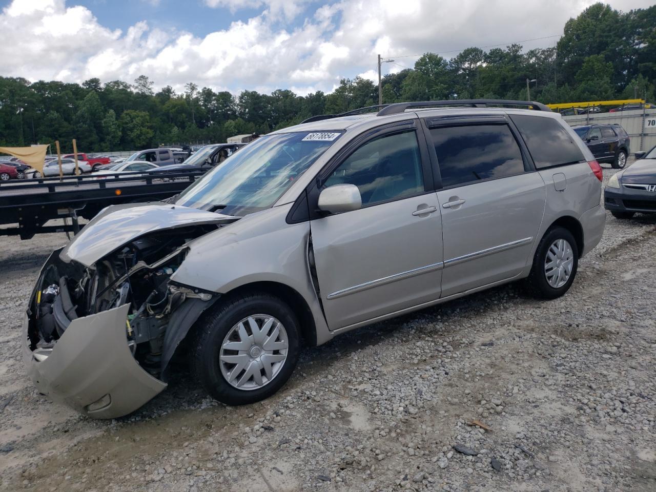 2010 TOYOTA SIENNA XLE