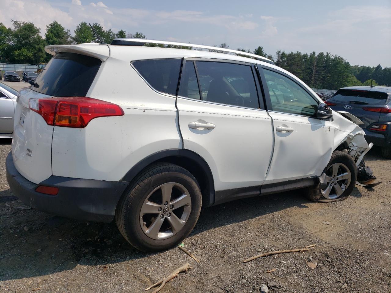2015 TOYOTA RAV4 XLE - Image 3