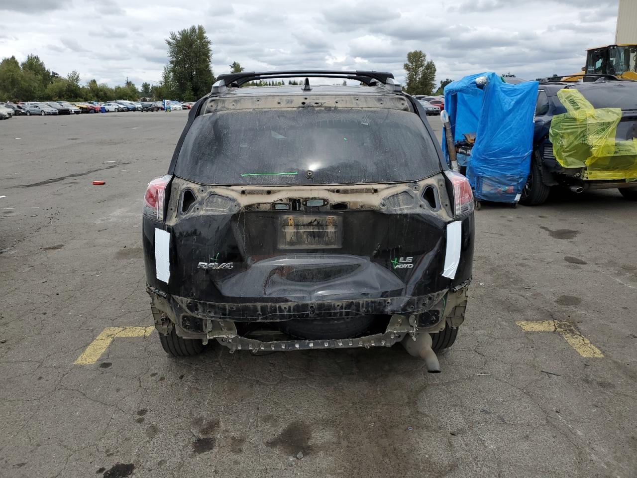 2016 TOYOTA RAV4 LE - Фото 6