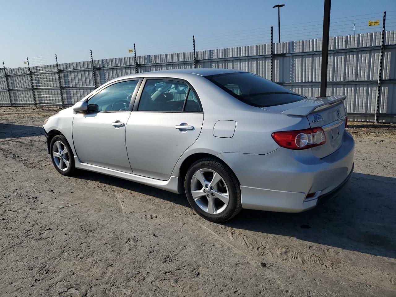 2013 TOYOTA COROLLA BA - Image 2