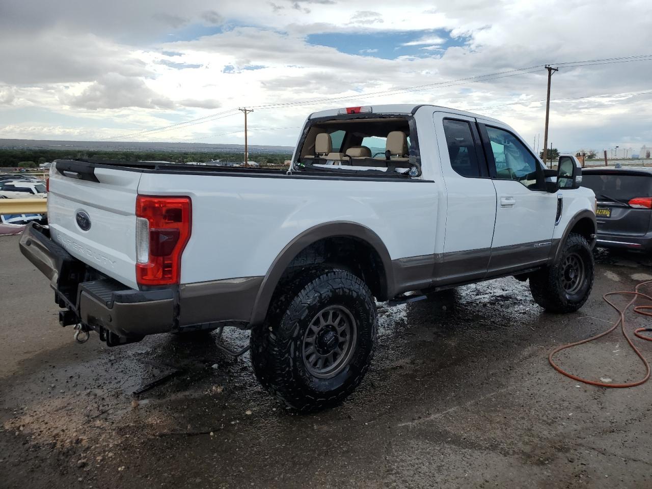 2017 FORD F250 SUPER - Image 3