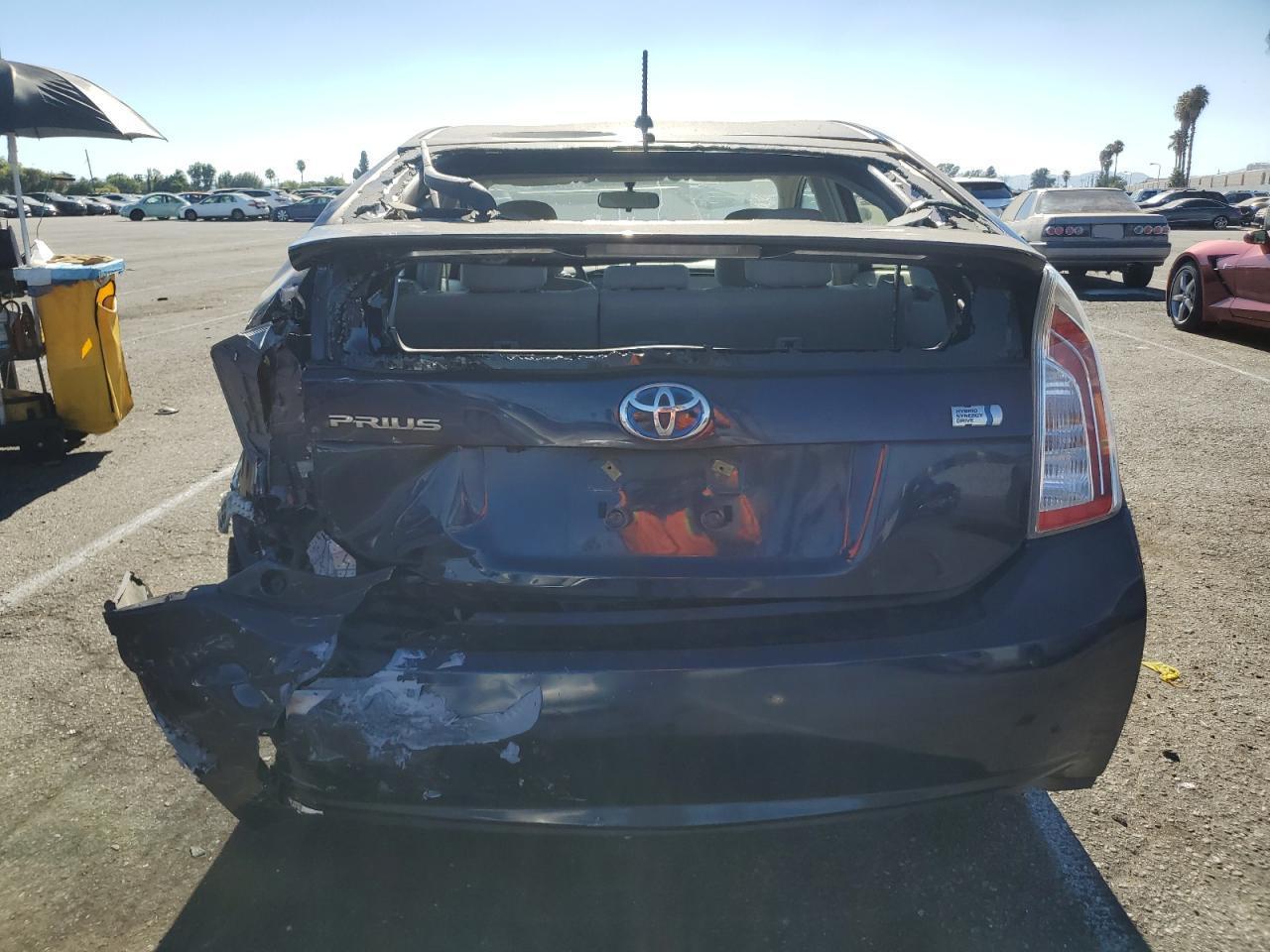 2015 TOYOTA PRIUS - Image 6