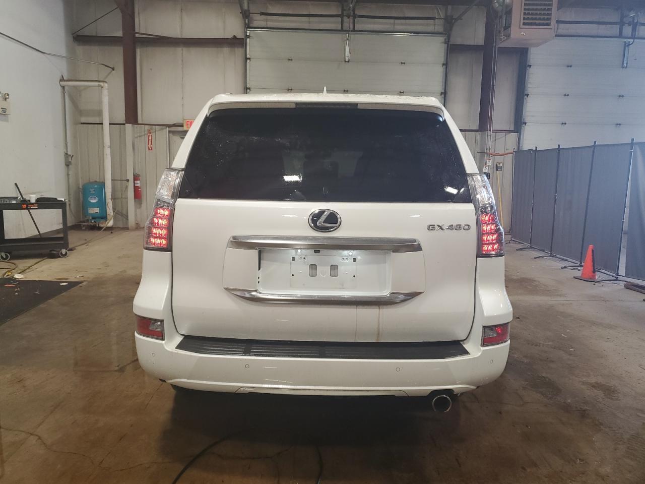 2022 LEXUS GX 460 - Фото 6