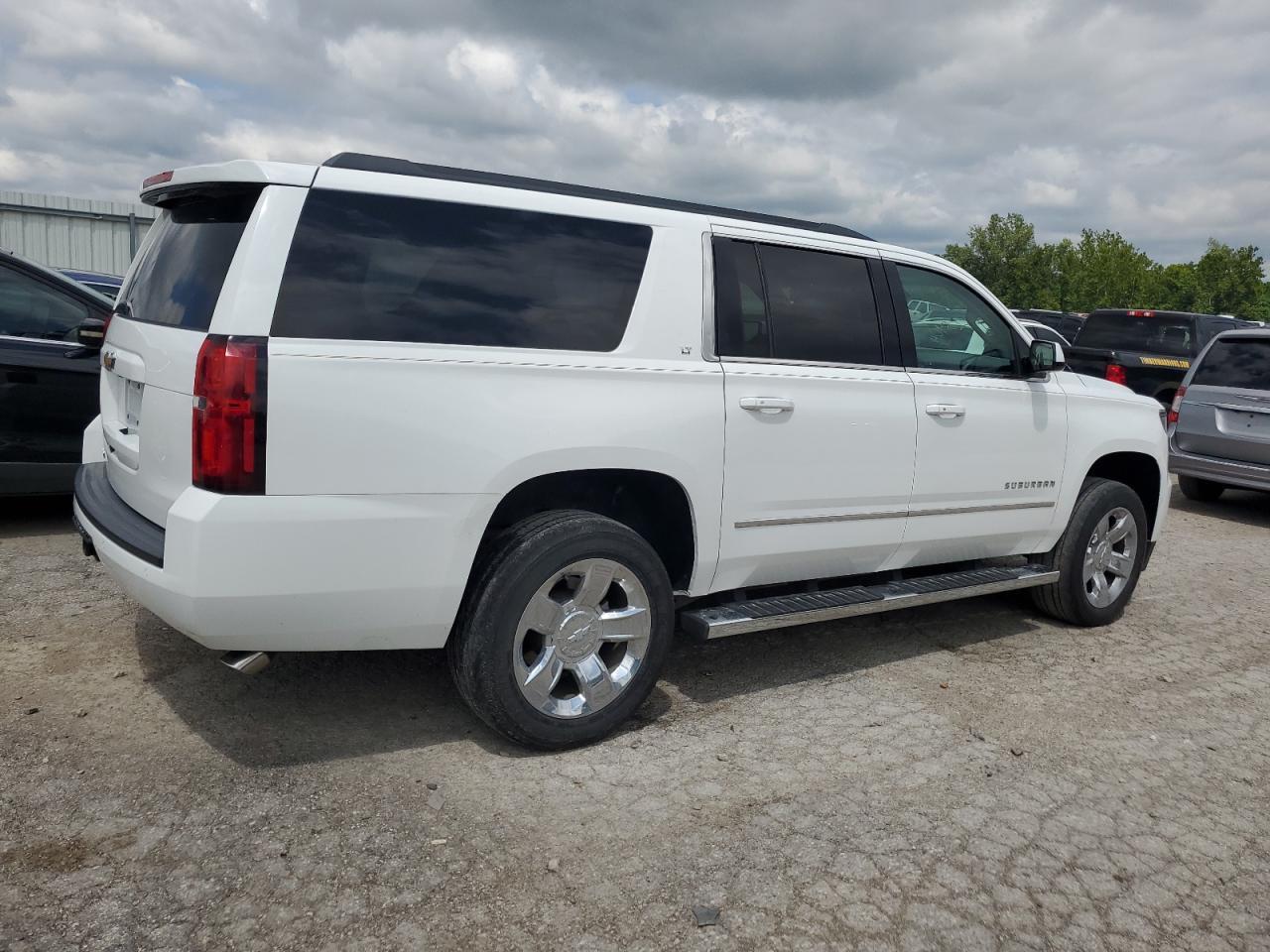 2017 CHEVROLET SUBURBAN K - Фото 3