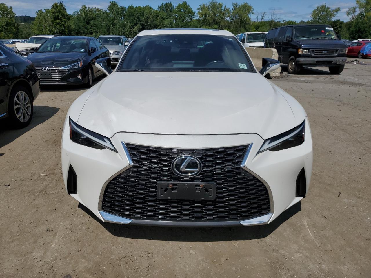 2021 LEXUS IS 300 - Image 5