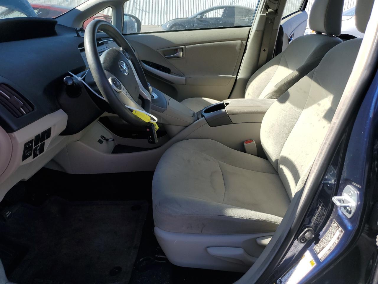 2015 TOYOTA PRIUS - Image 7