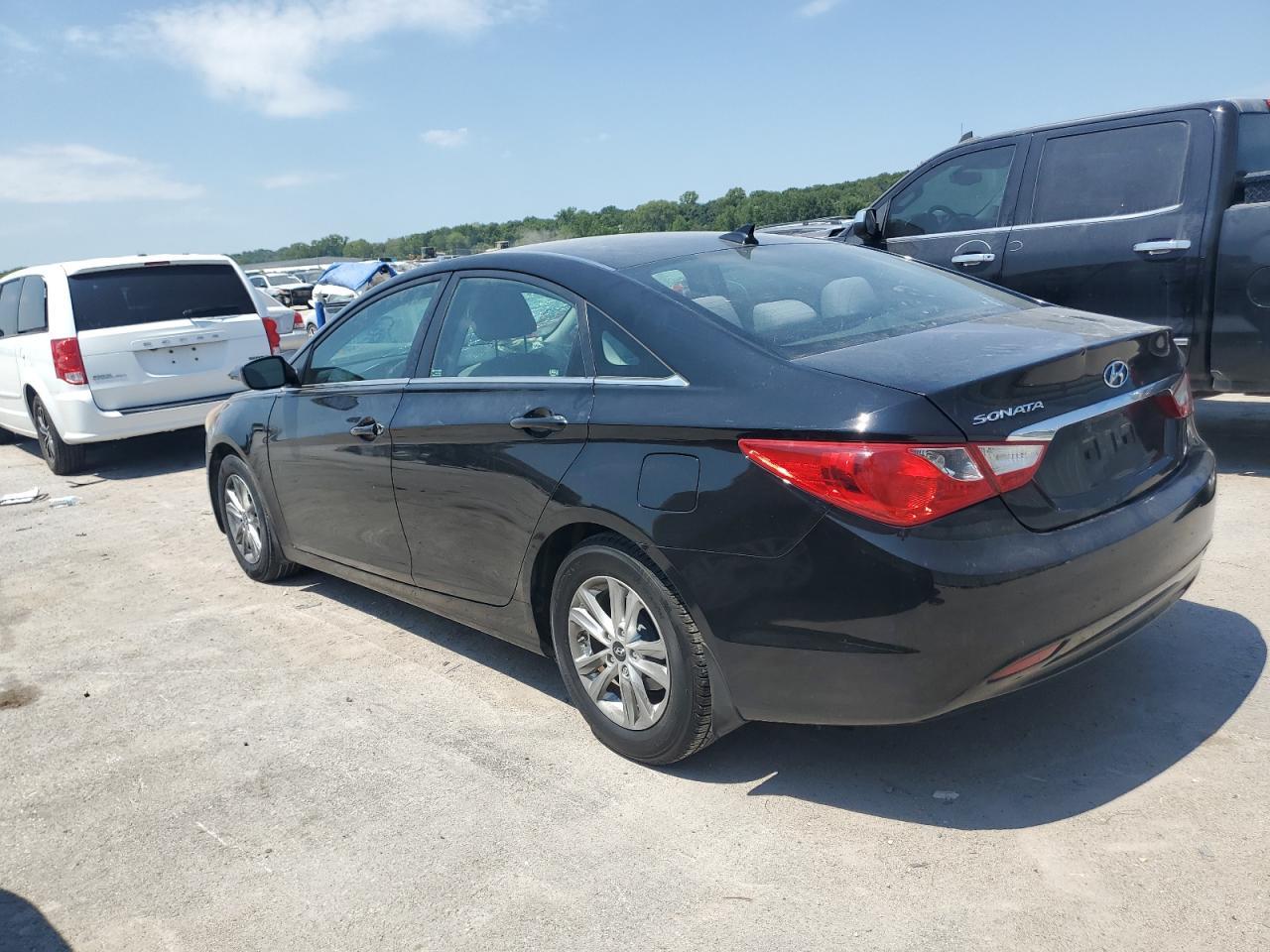 2013 HYUNDAI SONATA GLS - Image 2