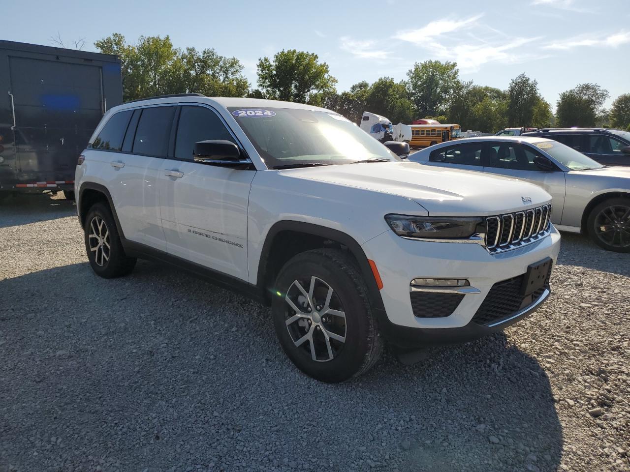 2024 JEEP GRAND CHER - Image 4