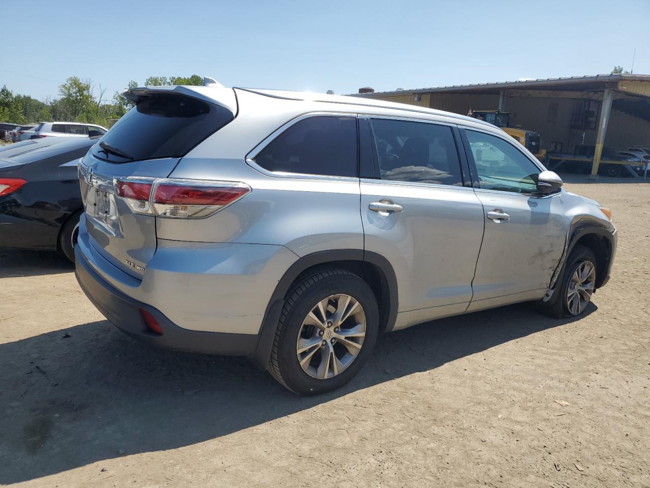 2015 TOYOTA HIGHLANDER - Фото 3