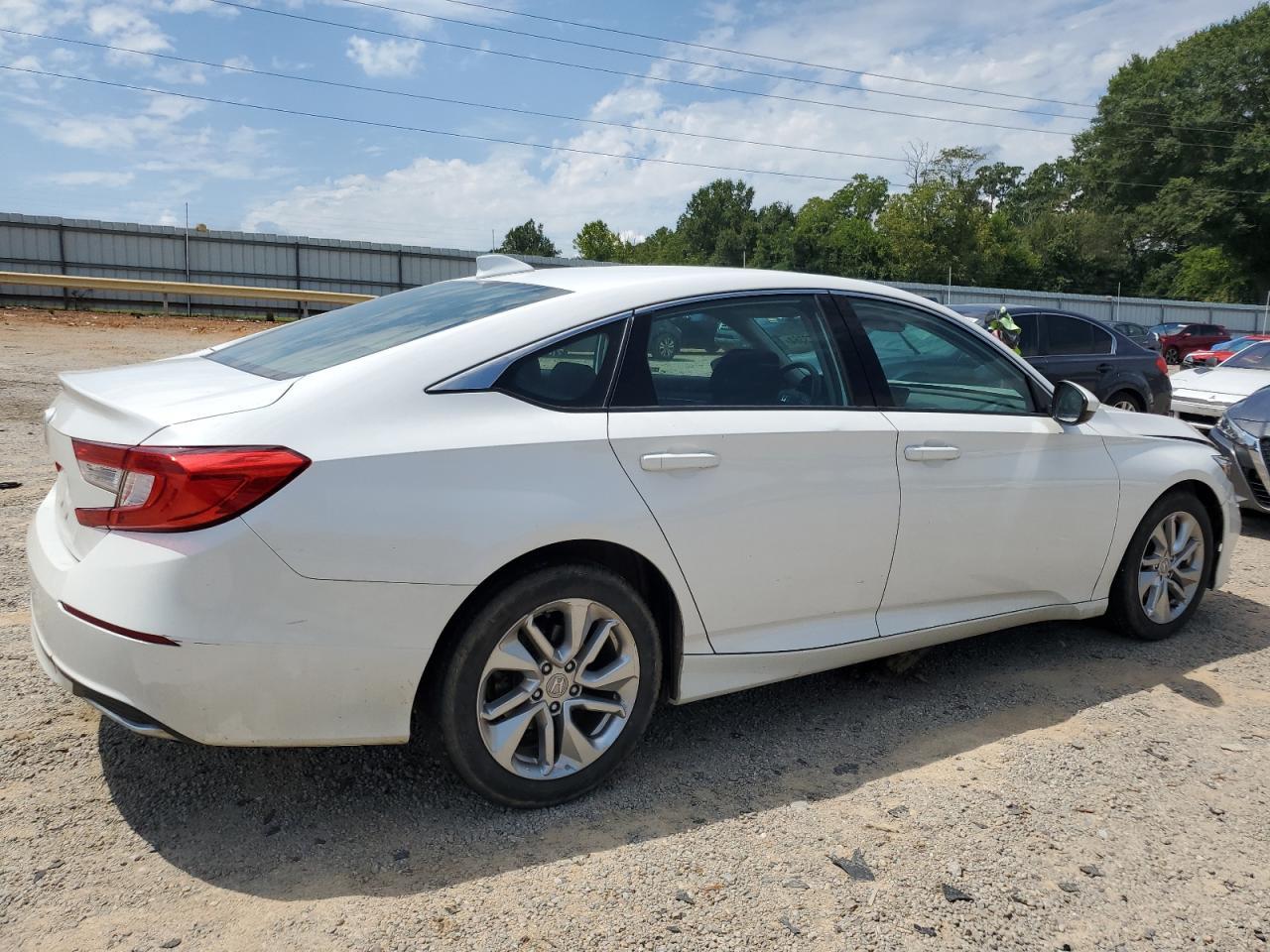2018 HONDA ACCORD LX - Image 3