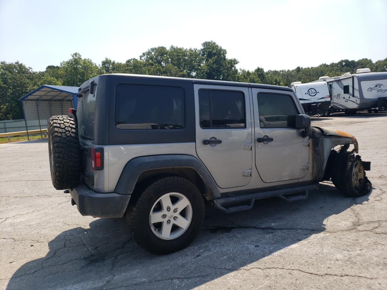 2017 JEEP WRANGLER U - Фото 3
