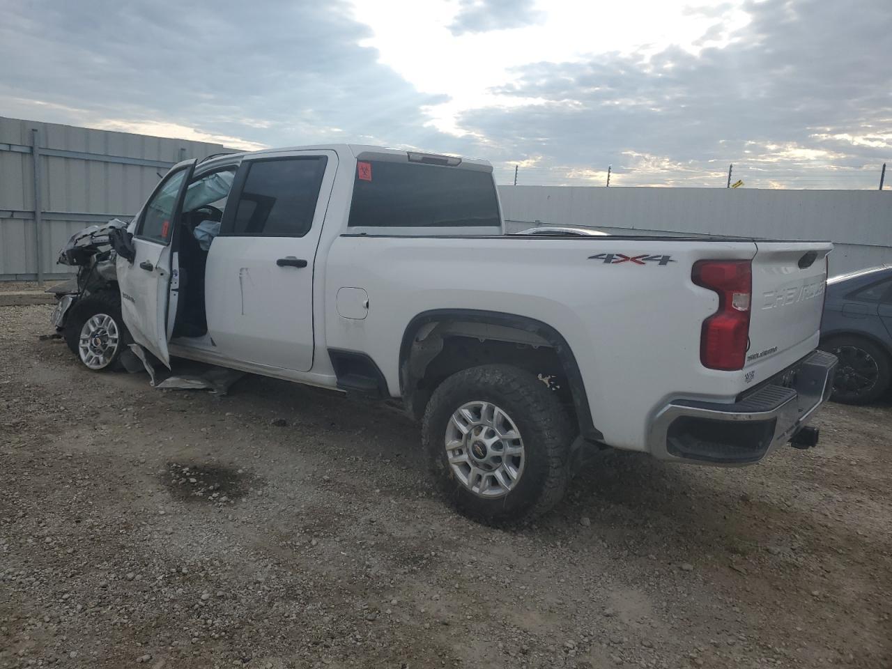 2021 CHEVROLET SILVERADO - Фото 2