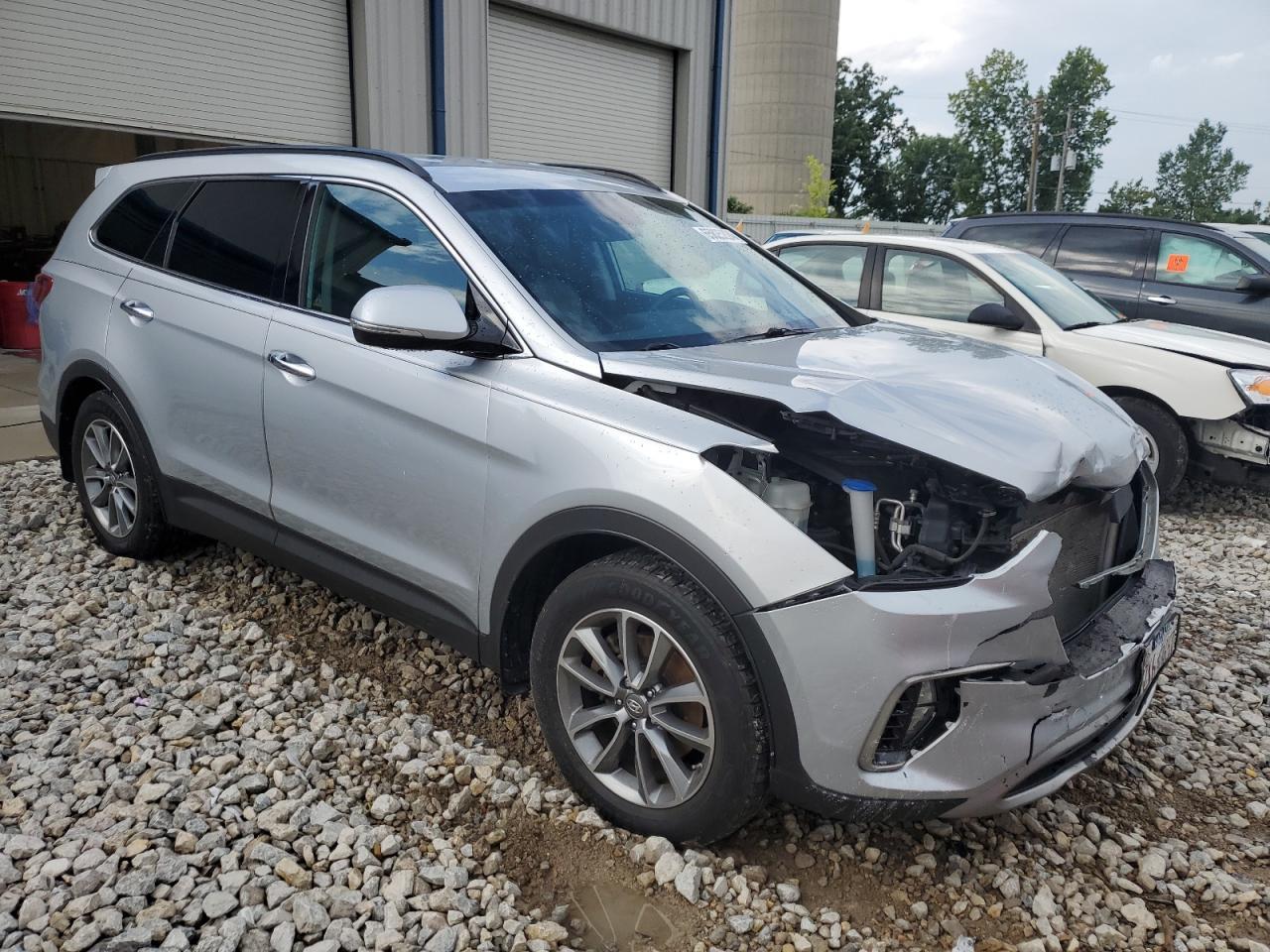 2017 HYUNDAI SANTA FE S - Image 4