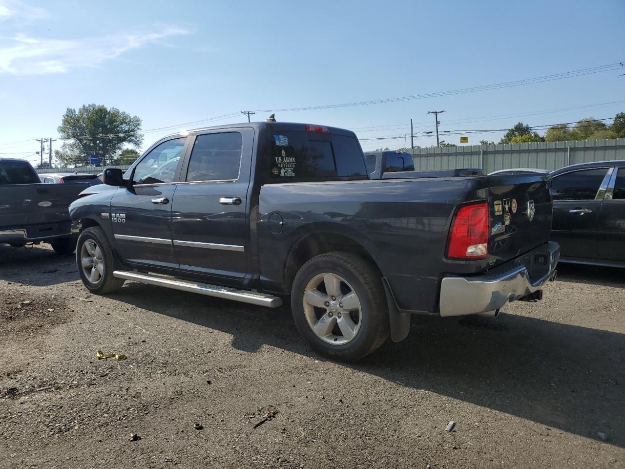 2015 RAM 1500 SLT - Image 2
