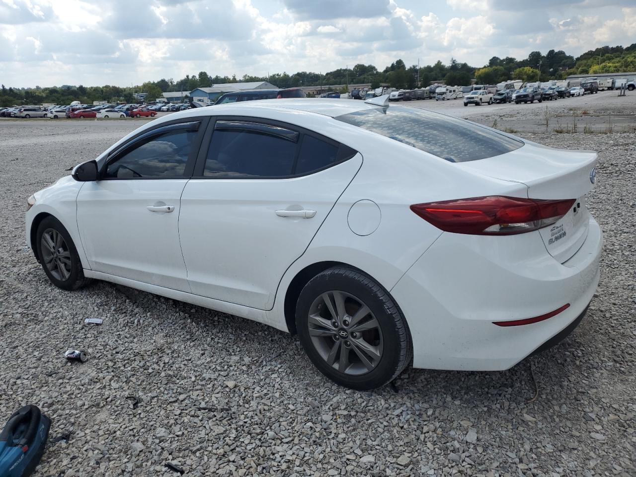 2017 HYUNDAI ELANTRA SE - Image 2