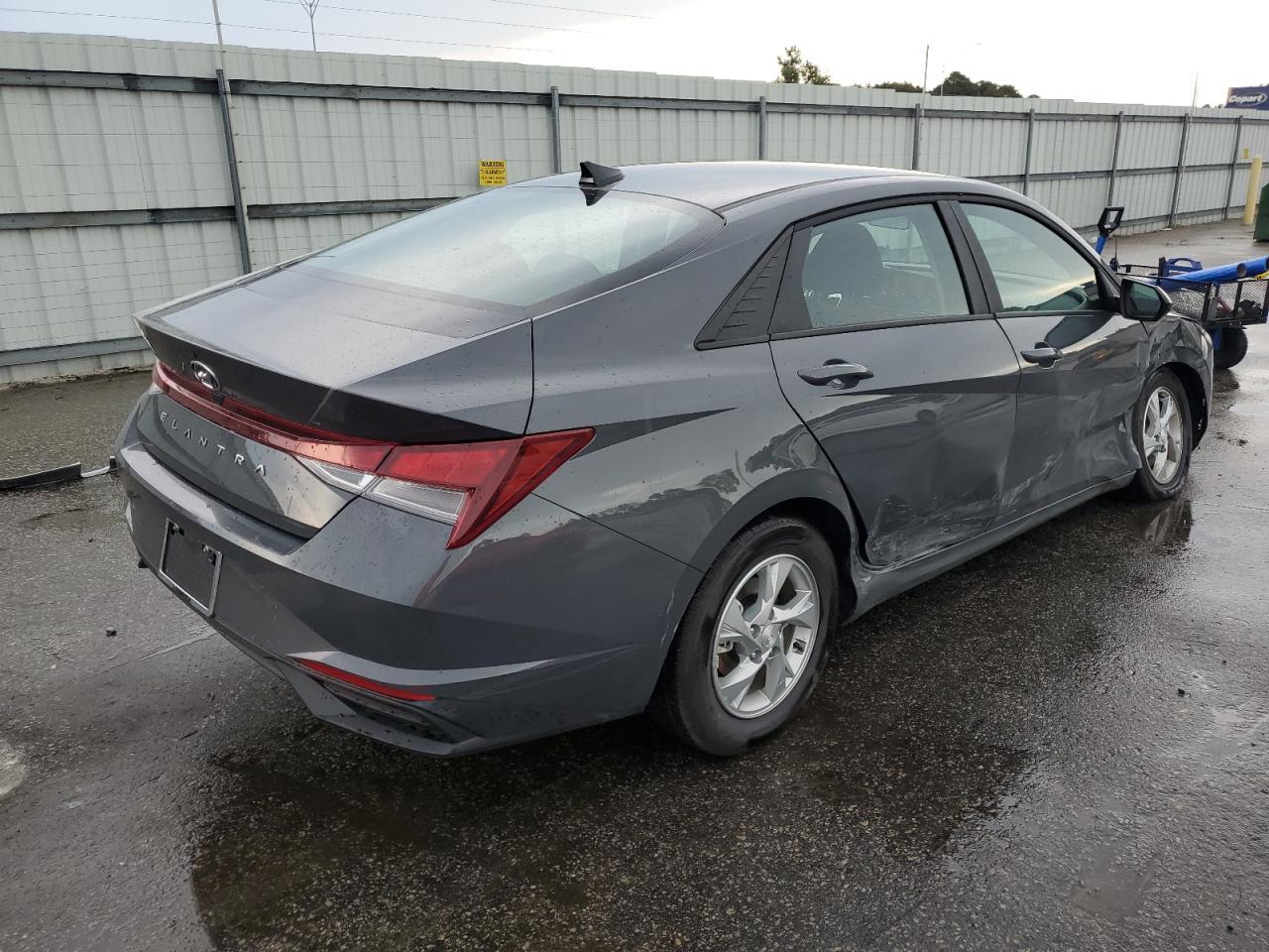 2023 HYUNDAI ELANTRA SE - Фото 3