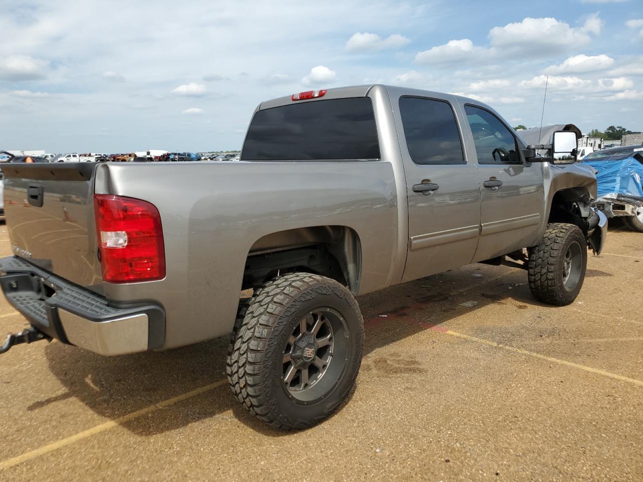2013 CHEVROLET SILVERADO - Image 3