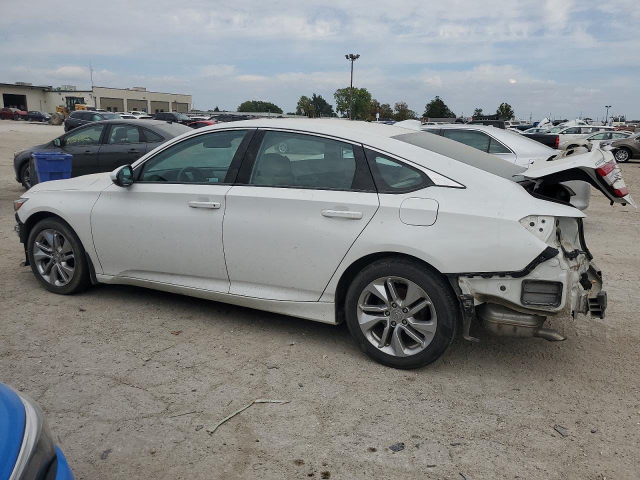 2018 HONDA ACCORD LX - Фото 2