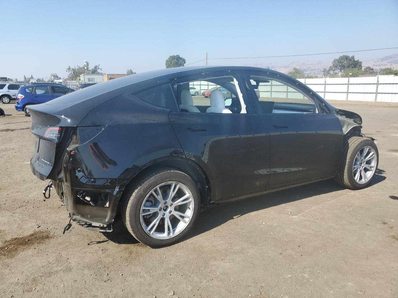 2023 TESLA MODEL Y - Image 3