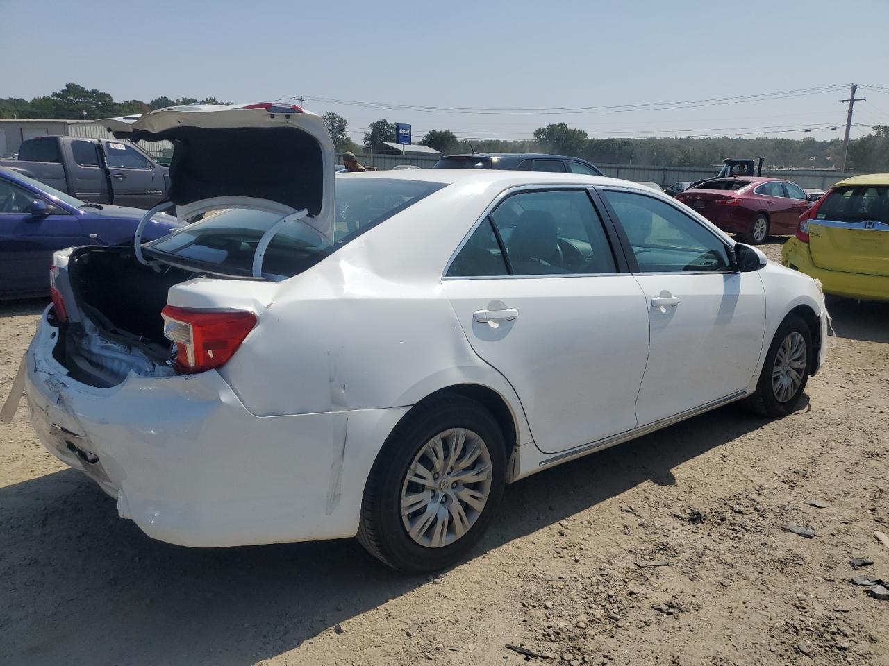 2014 TOYOTA CAMRY L - Image 3