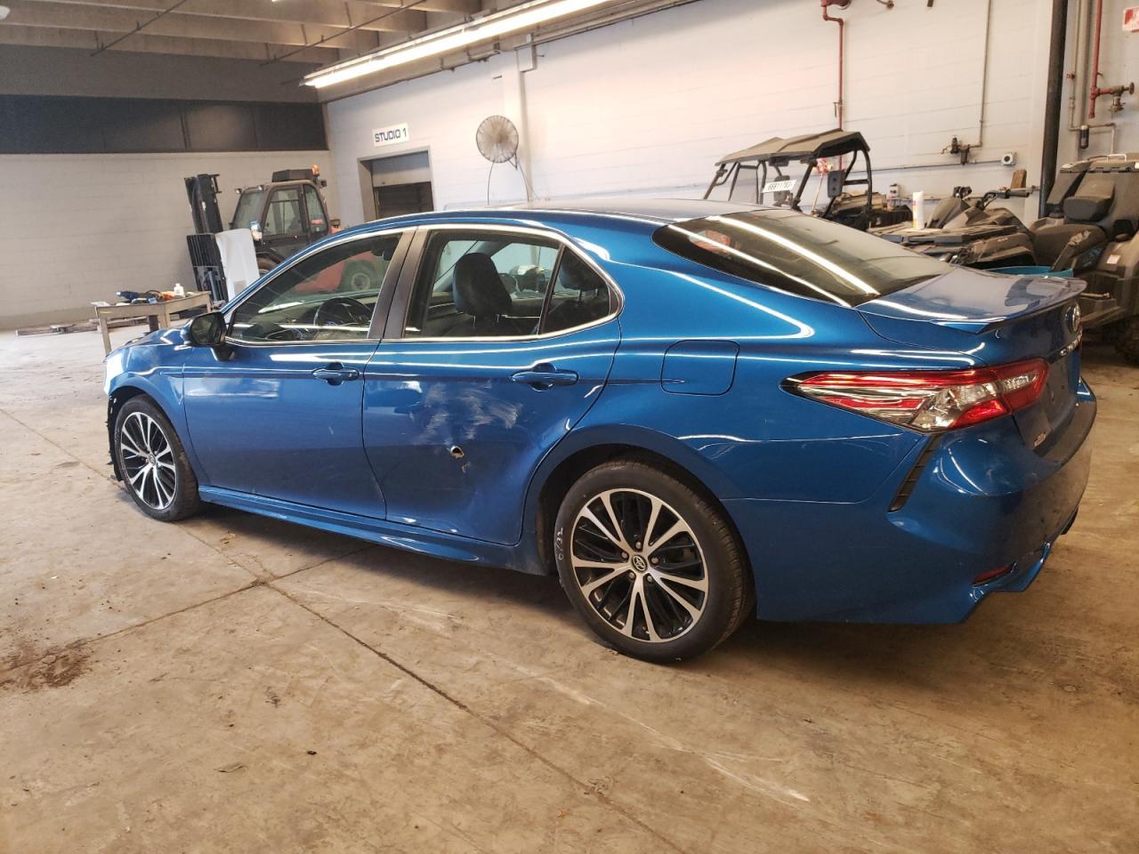 2018 TOYOTA CAMRY L - Фото 2