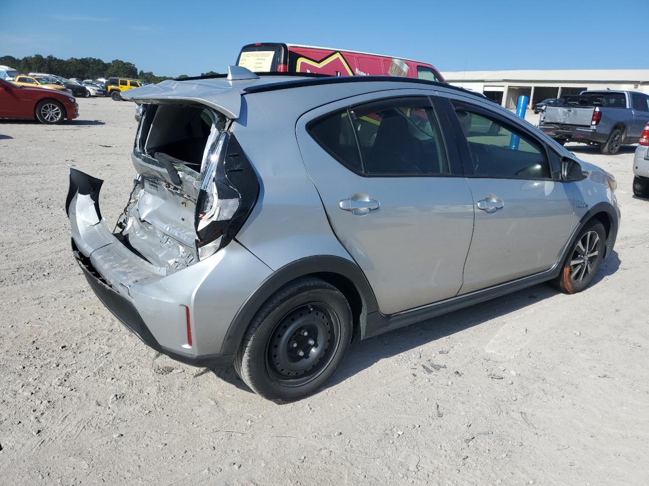 2018 TOYOTA PRIUS C - Фото 3